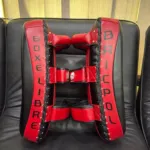 Foto 4: Paos rojos y negros marcados con Boxe Libre y Bricpol