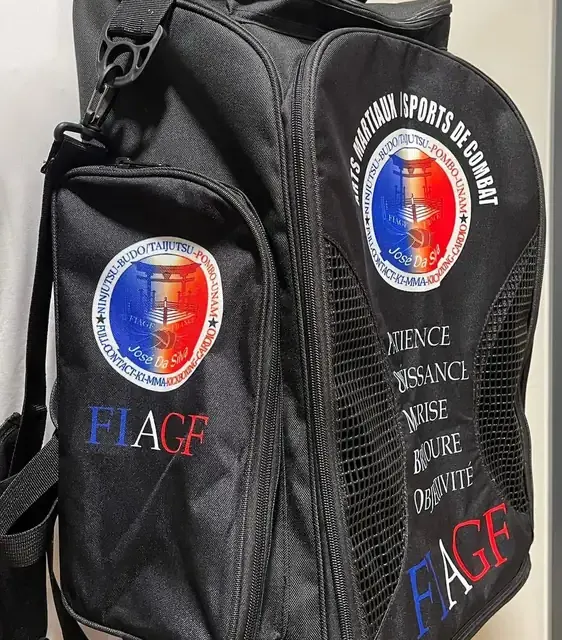 Sac de sport FIAGF porté au dos