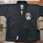 La Solidarité Arts Martiaux, Marseille, photo 2 en grand : Veste de combat Boxe Libre de La Solidarité Arts Martiaux, vue de face